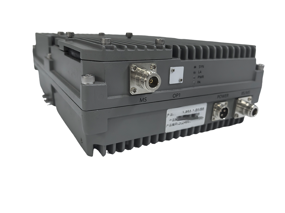  红旗三频手机信号接收器2000㎡